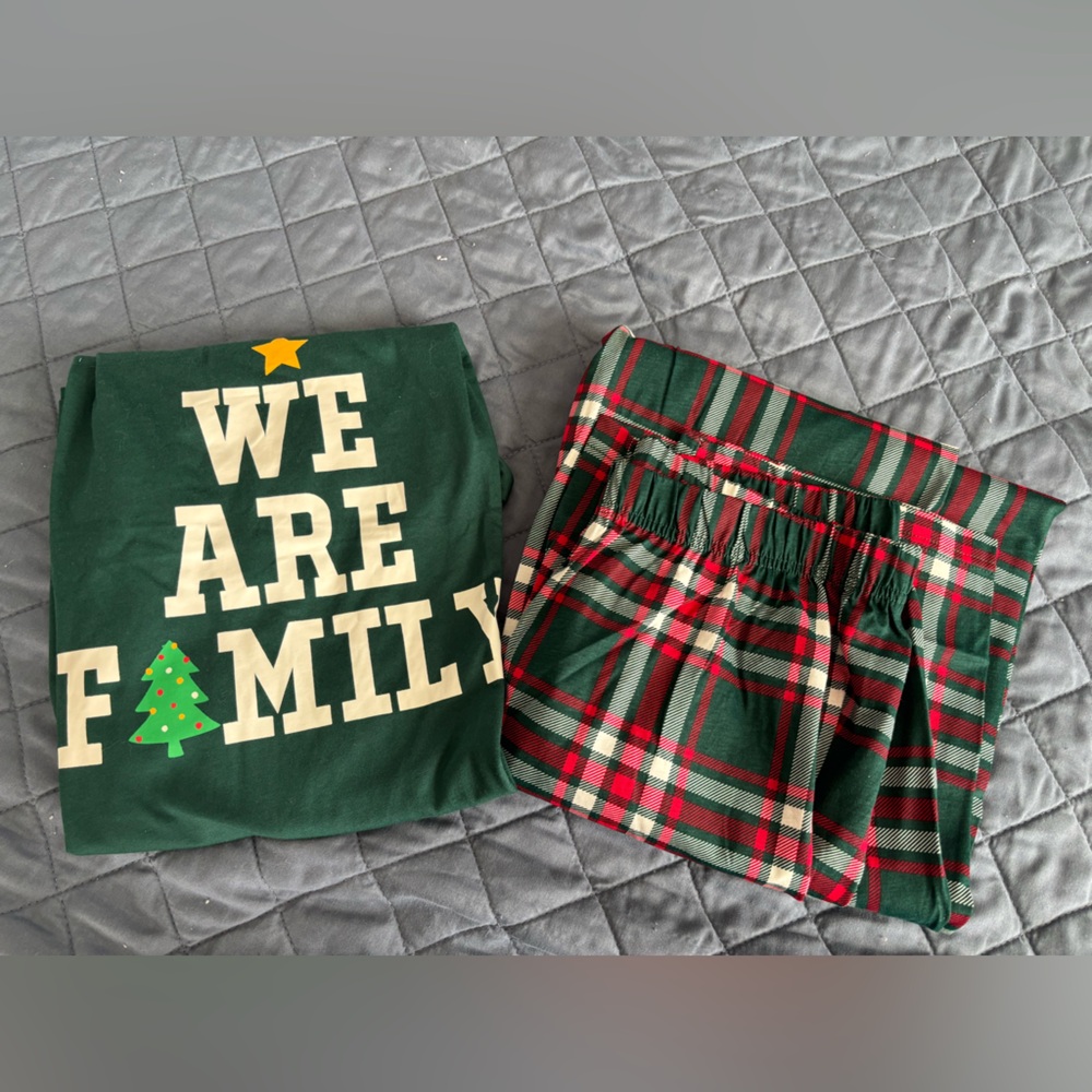 Carter’s Adult S Green Plaid Family Christmas Pajama Set, NWT, size adult small
